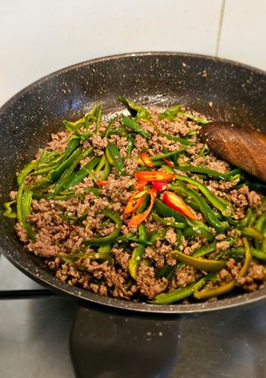 Foto resep Green Chili stir fry with beef
