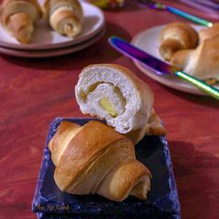 A picture of Cheese croissant.
