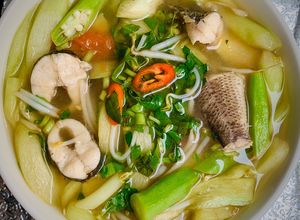 Hình của món Canh chua cá lóc đồng.