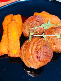 Fasírt bacon köntösben édesburgonyával recept fotója