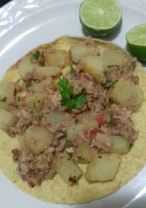 Una foto de Atún con papas a la mexicana