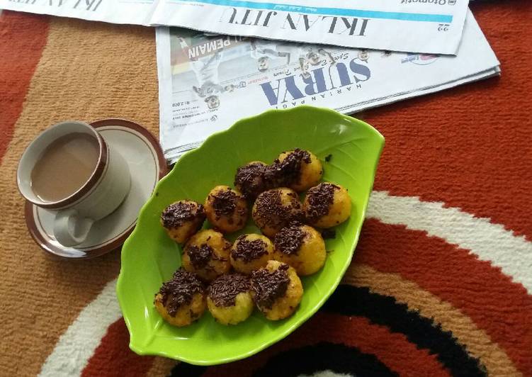 Cara Gampang meracik Bola-bola singkong coklat keju, Enak