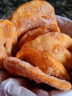 Una foto de "Delicias Caseras: Tortas Fritas"
