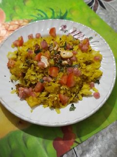 શાહી બટાકા પૌવા (Shahi Bataka Pauva Recipe In Gujarati) રેસીપી મુખ્ય ફોટો