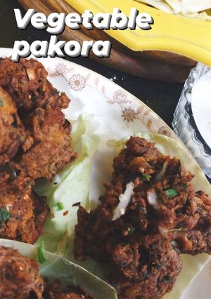 A picture of Mix vegetables pakora.