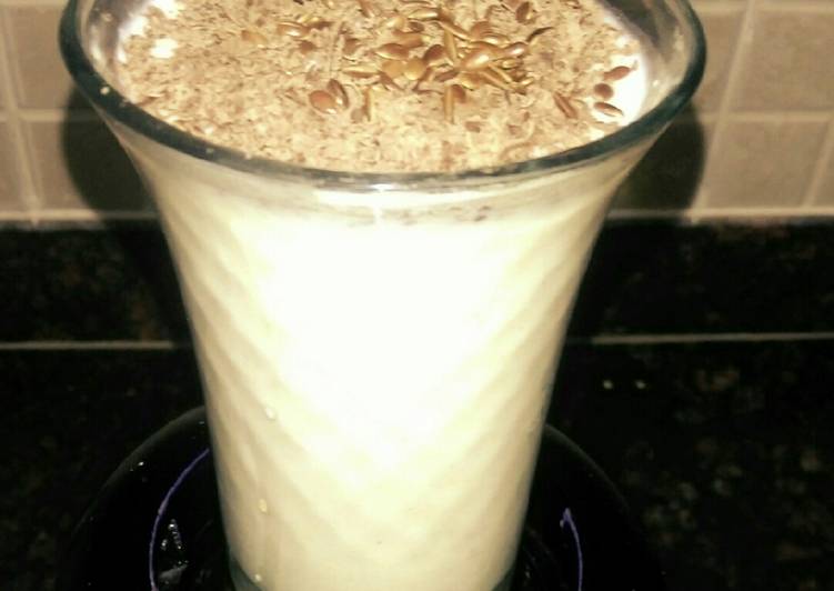 How to Make Favorite Oats Banana Smoothie