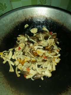 Foto resep Tumis pedas jamur sawit