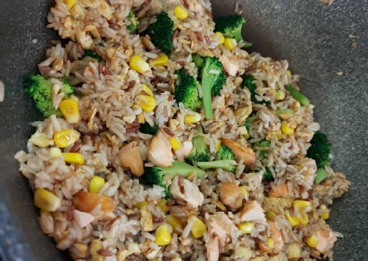 Resep Nasi goreng ikan tuna yang Enak Banget