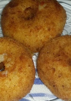 A picture of Potato cheese donuts.