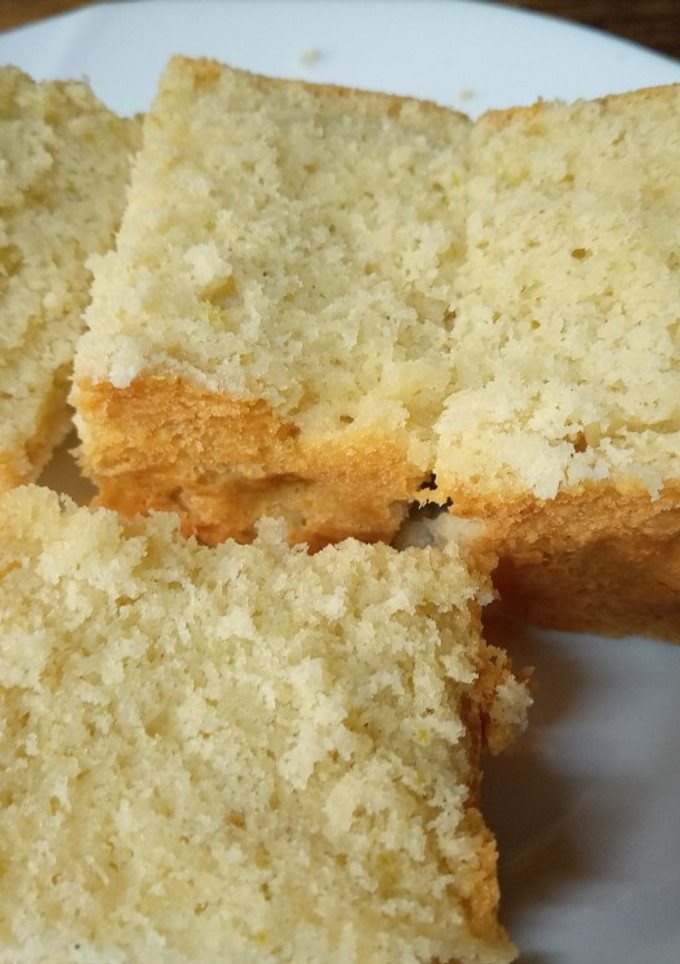A picture of Lemon coconut cake.