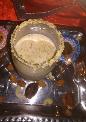 A picture of Dry fruits milkshake.