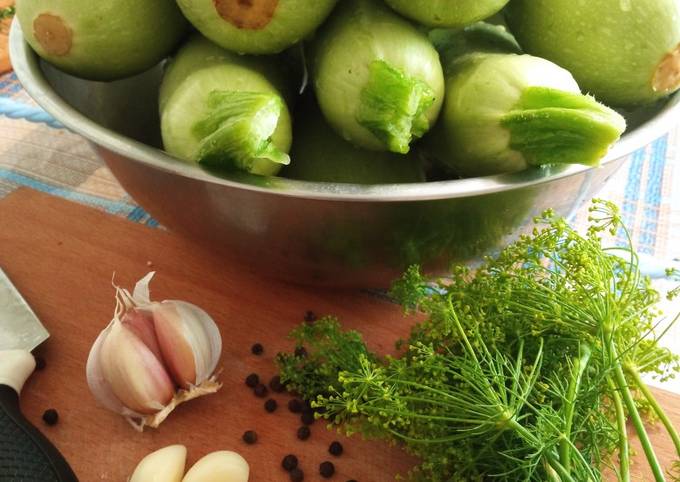 Оригінальні рецепти з огірок і кабачків з кетчупом