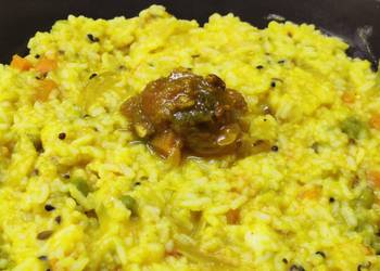How to Prepare Appetizing Chatpata Achari Khichdi