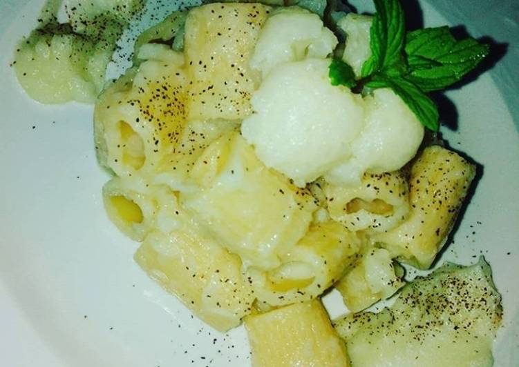 Pasta con crema di cavolfiore