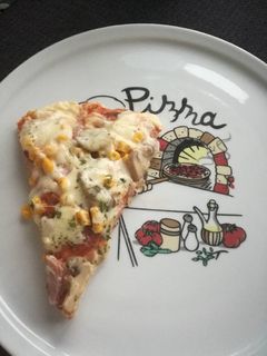 Vastag tésztás házi pizza recept fotója
