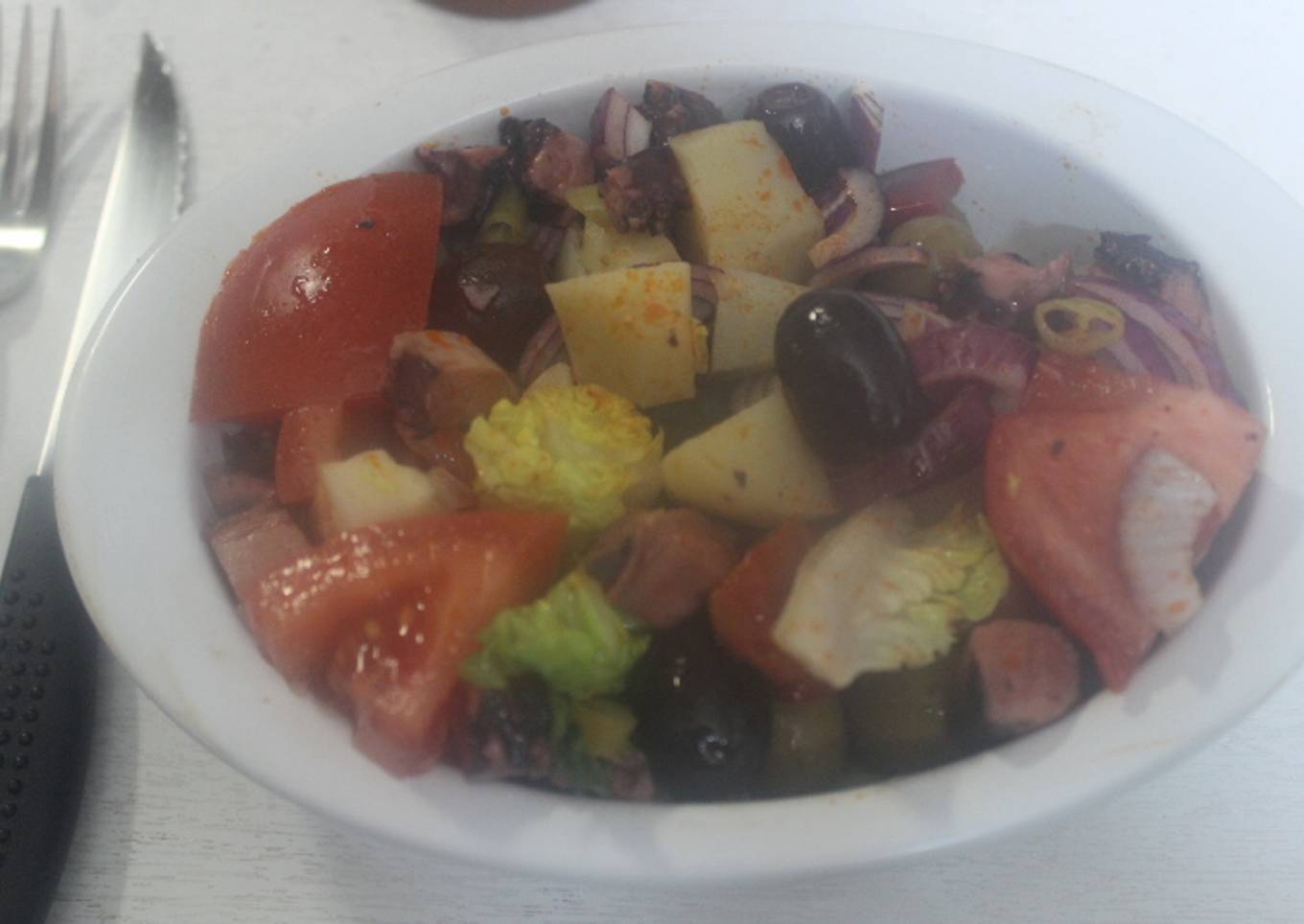 Ensalada de patata cocida y mejillones