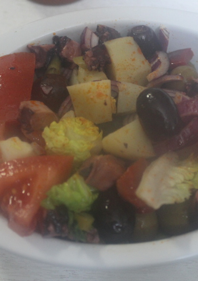 Una foto de Ensalada de patata cocida y mejillones