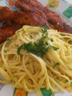 Una foto de Pasta fácil al ajo