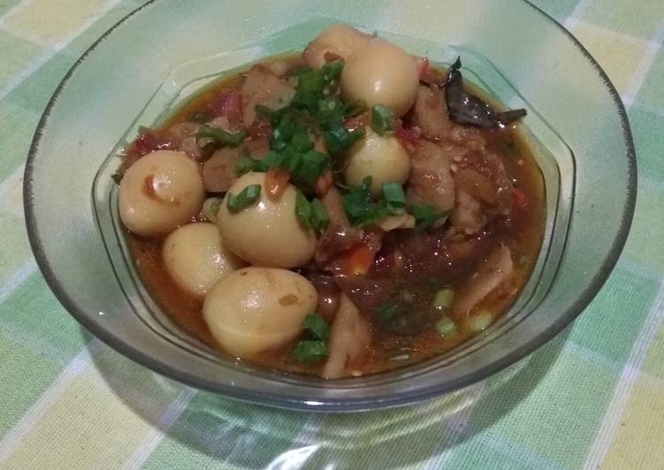 Easiest Way to Make Tasty Semur pedas manis bakso dan telur puyuh