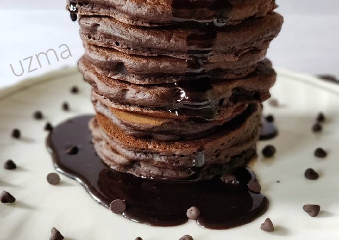 Eggless Chocolate and Choco chips Pancakes Recipe