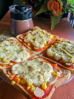 Foto resep Pizza Roti Tawar Saus putih/Bechamel