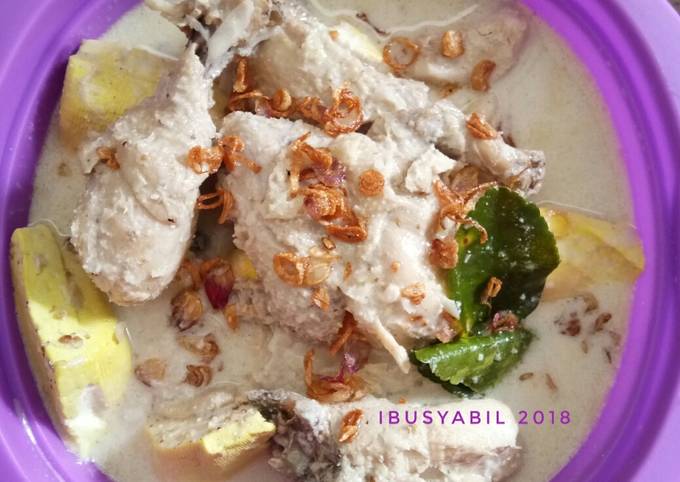 Opor ayam putih