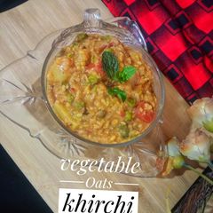 A picture of Vegetable oats khirchi.