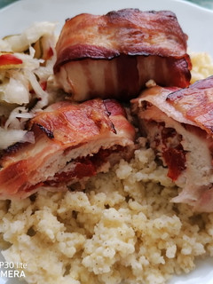 Baconbe tekert csirkemell recept fotója