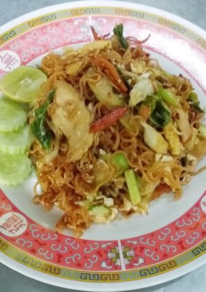 รูปของ มาม่าผัดขี้เมาไก่