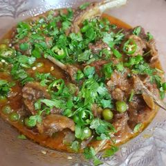 A picture of Matar Gosht.