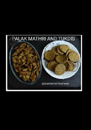 A picture of Masala palak mathri and palak tukdis.