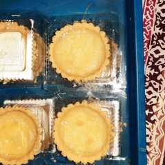 A picture of Pie susu (milky pie).