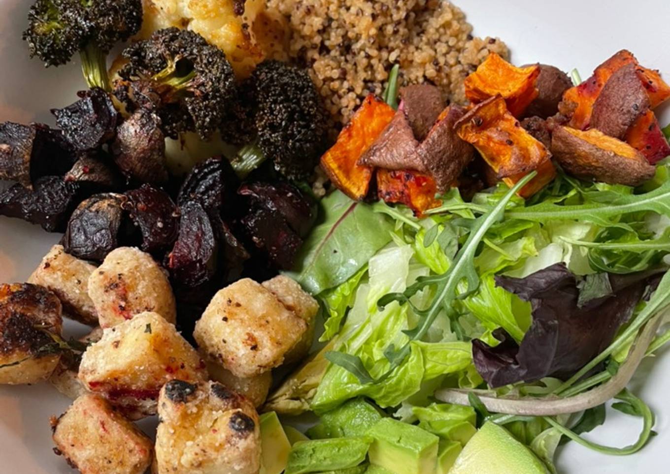 Buddha bowl with roasted veg and crispy tofu