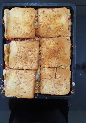 A picture of Pizza sandwich.