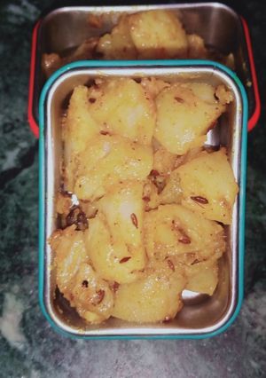 भुना जीरा आलू (Bhuna jeera aloo recipe in hindi) रेसिपी मुख्य फोटो