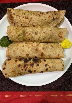 A picture of Broccoli and cauliflower cheese paratha.