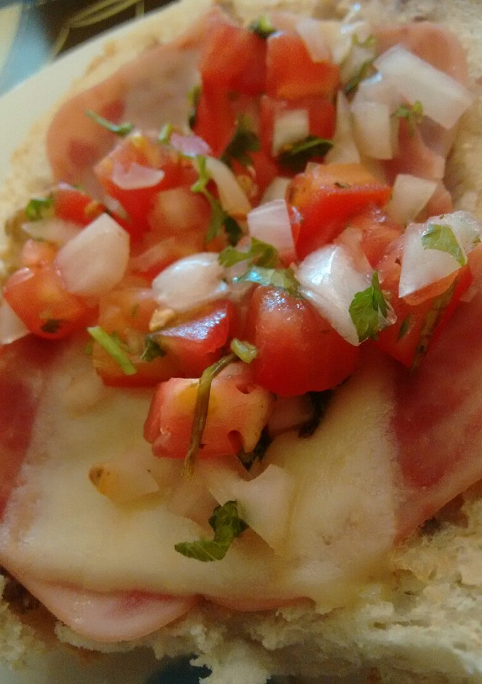 Una foto de Molletes con jamón