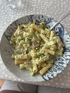 Una foto de Macarrons amb bròquil i bacó