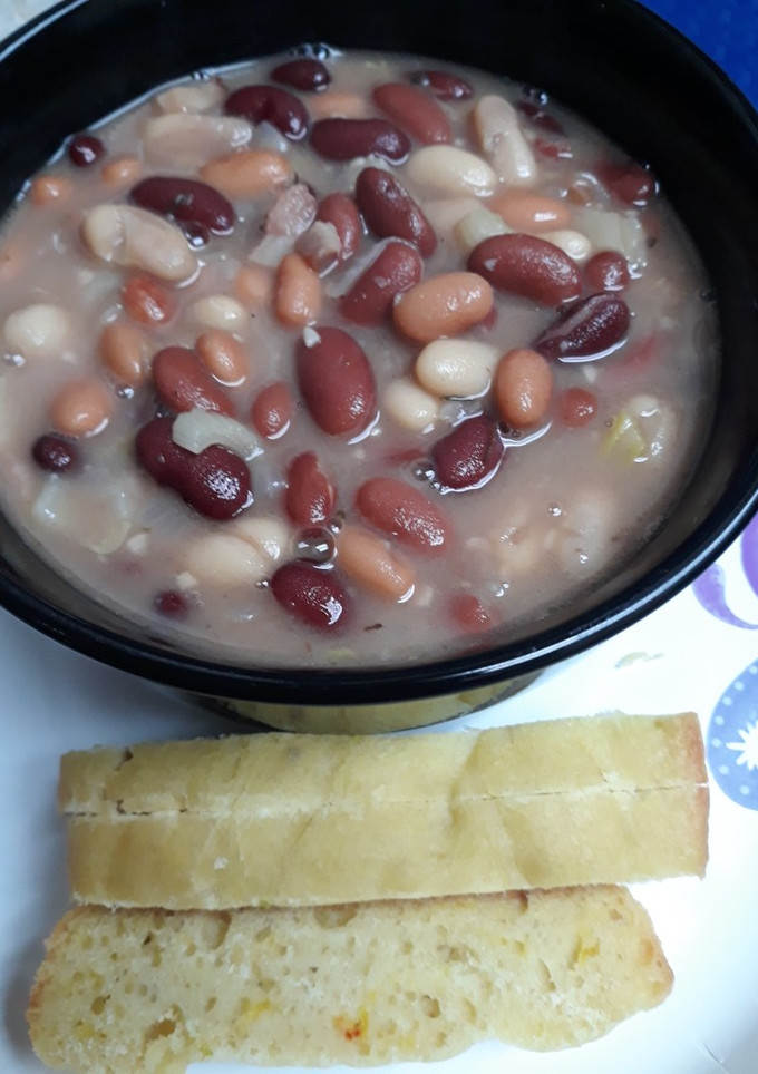 A picture of A Soup of Beans.