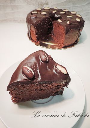 Foto di Chiffon cake al cacao e mandorle