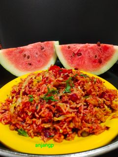 झटपट रंगीला पुलाव (jhatpat rangila pulav recipe in marathi) रेसिपी चे मुख्य फोटो
