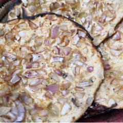 How to make onions tandoor roti without tandoor A picture of How to make onions tandoor roti without tandoor.