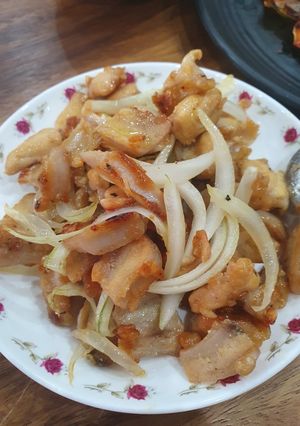 Hình của món Sụn gà chiên nước mắm.