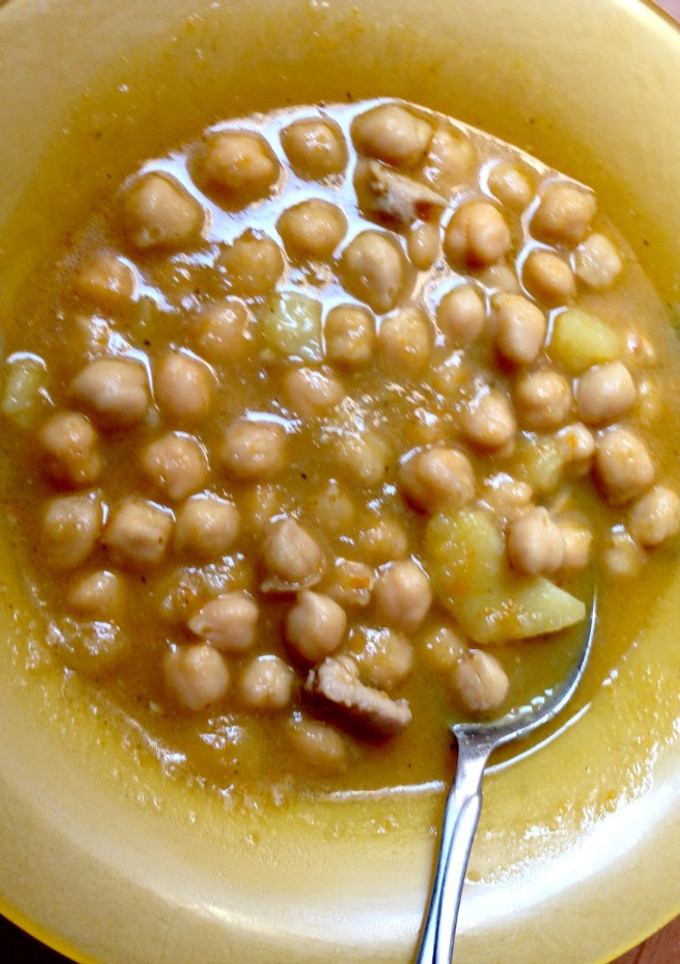 Una foto de Garbanzos con pollo