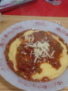 Una foto de Harina de Maíz con salsa de Tomate 🍅 🌽