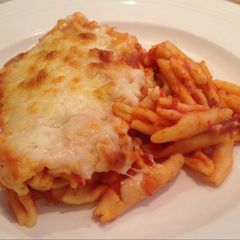 A picture of Speck and tomato pasta bake.