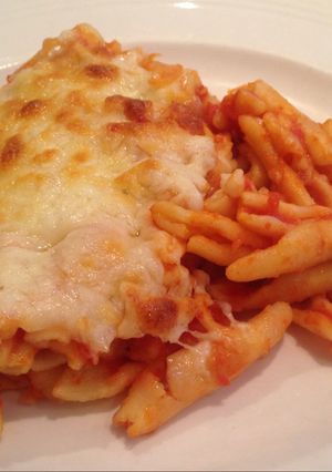 A picture of Speck and tomato pasta bake.
