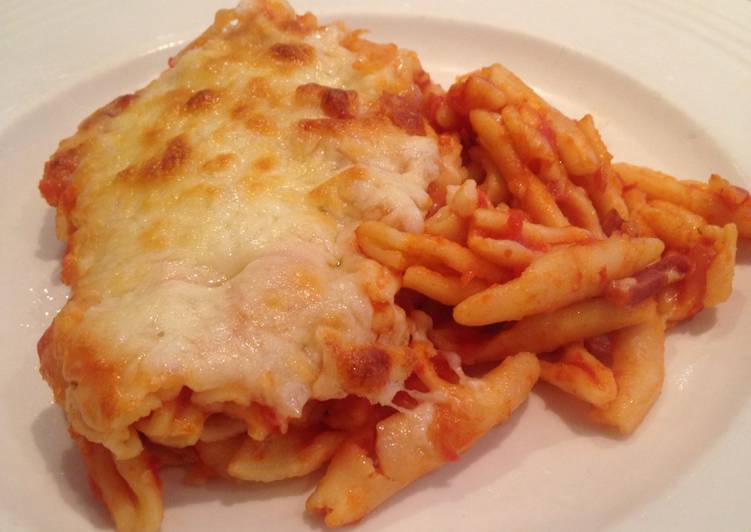 How to Make Super Quick Homemade Speck and tomato pasta bake