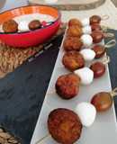 Brochetas de mini falafel