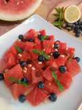 Cocomero, mirtilli e frutta secca
